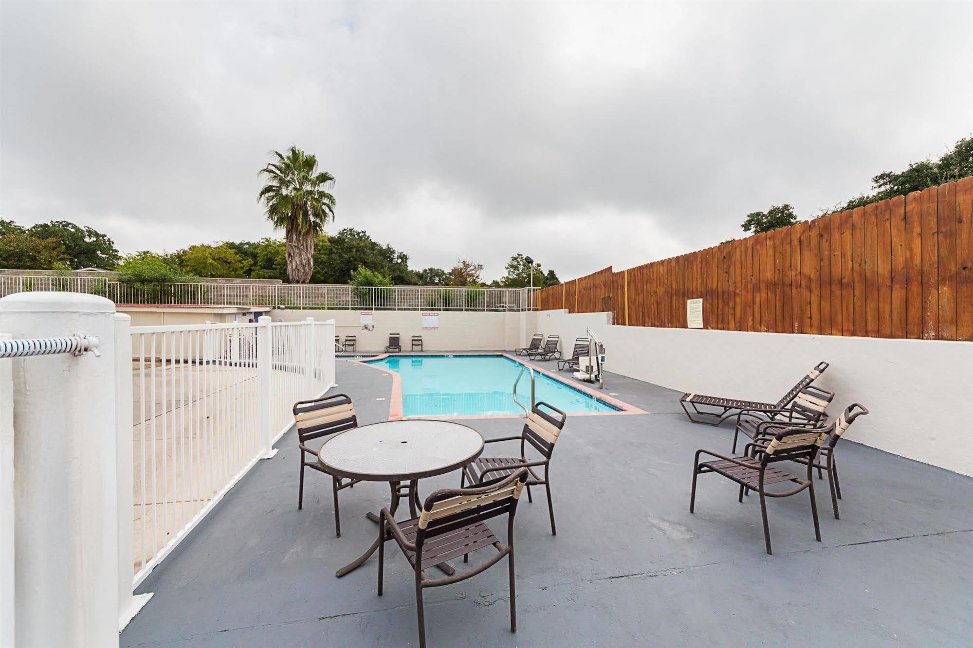 Motel 6-San Antonio, Tx - Fiesta Trails Exterior foto
